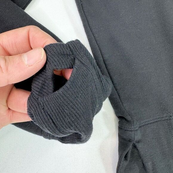 Athleta Top Womens Medium Black Long Sleeve Thumbhole Sweatshirt Material - Picture 3 of 9